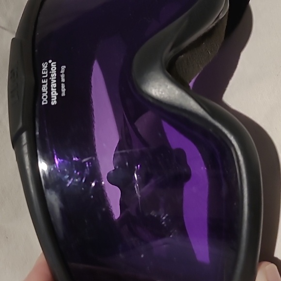 UVEX Ski goggles with Purple Lens - Picture 6 of 7